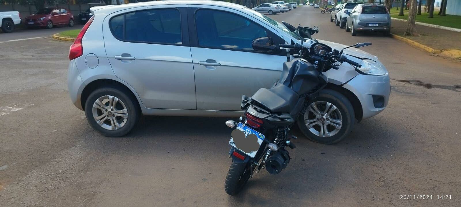 Imagem de compartilhamento para o artigo Motociclista sofre fratura em batida com carro na Avenida Dezesseis, em Chapadão do Sul da MS Todo dia